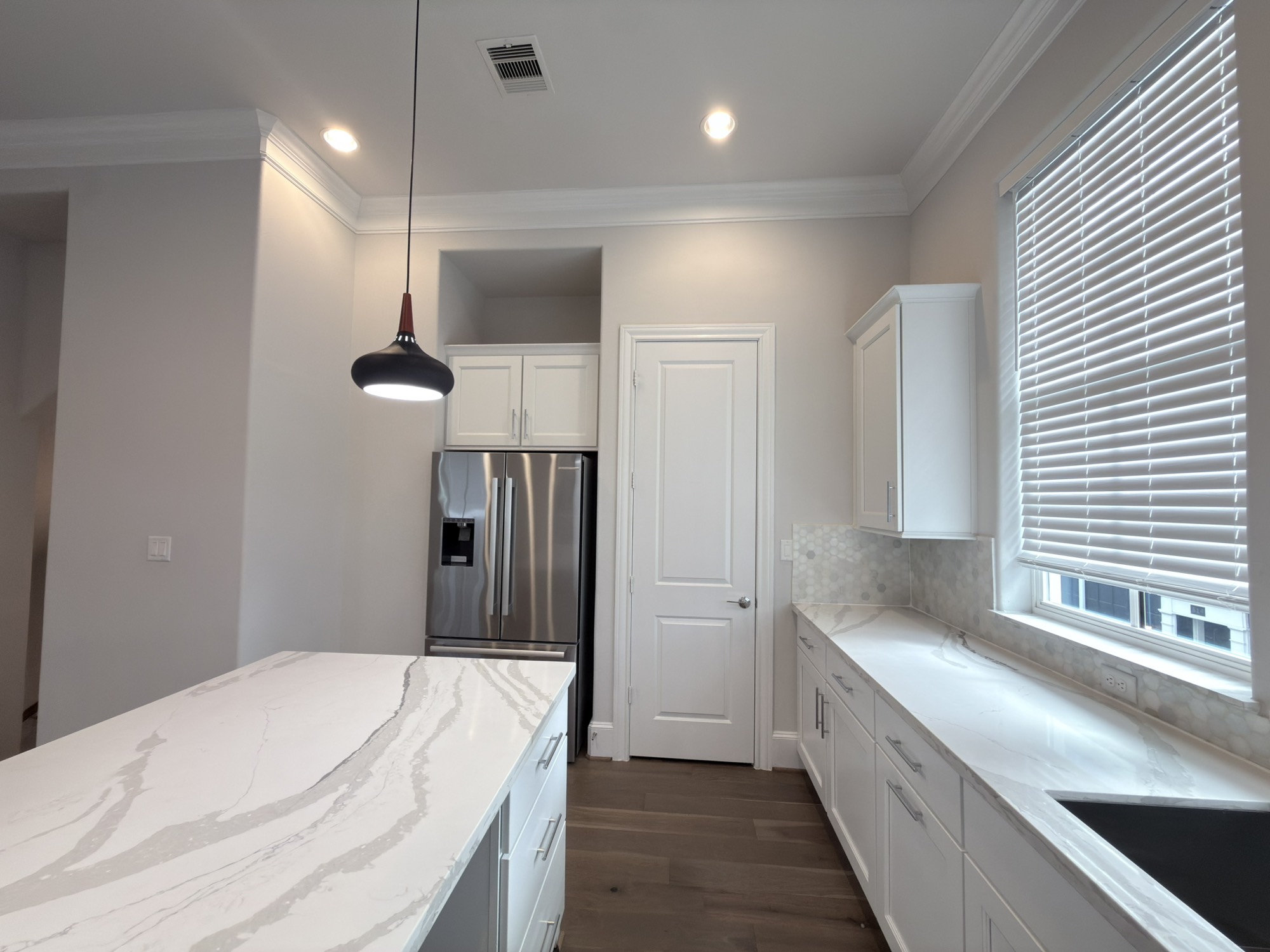 815 Bringhurst Street Houston, TX 77020 - Photo 10 of 19 VIEW OF KITCHEN