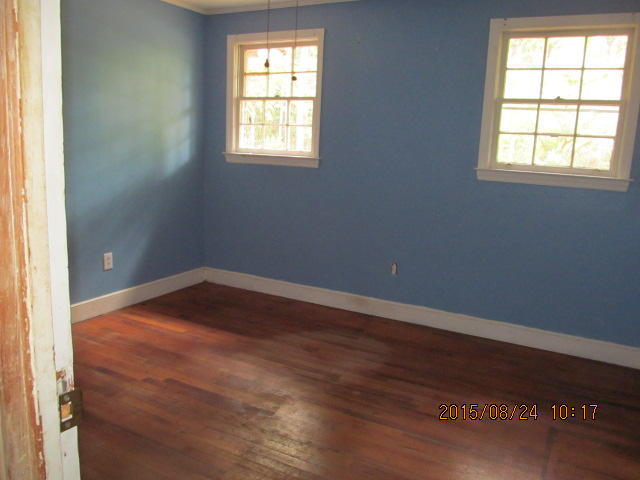 207 Shannon Road Walterboro, SC 29488 - Photo 4 of 18 019