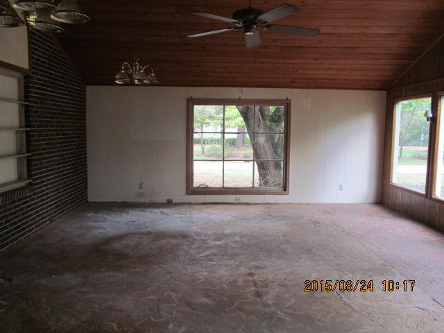 207 Shannon Road Walterboro, SC 29488 - Photo 9 of 18 023
