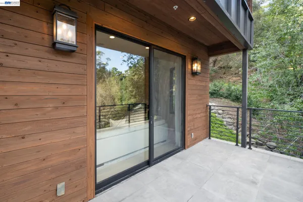 $2,495,000 | 3 West Circle, Oakland, CA 94611