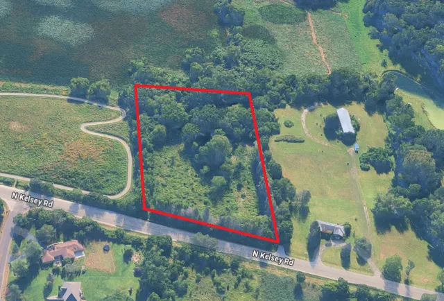 $150,000 | 23611 North Kelsey Road, Lake Barrington, IL 60010