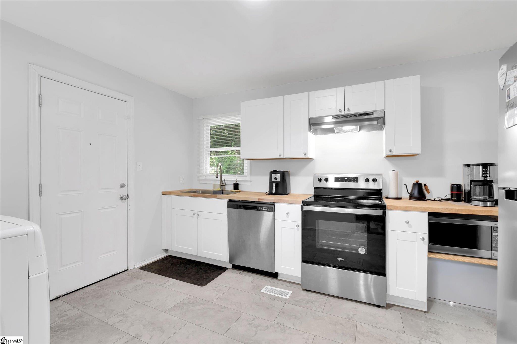 404 Montague Street Anderson, SC 29624 - Photo 4 of 30