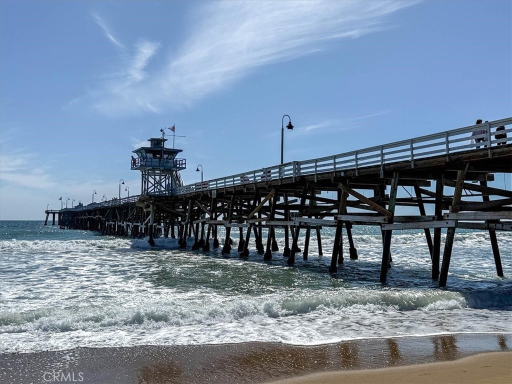 410 Corto Lane, Unit 9 San Clemente, CA 92672 - Photo 45 of 50 a view of a roof deck