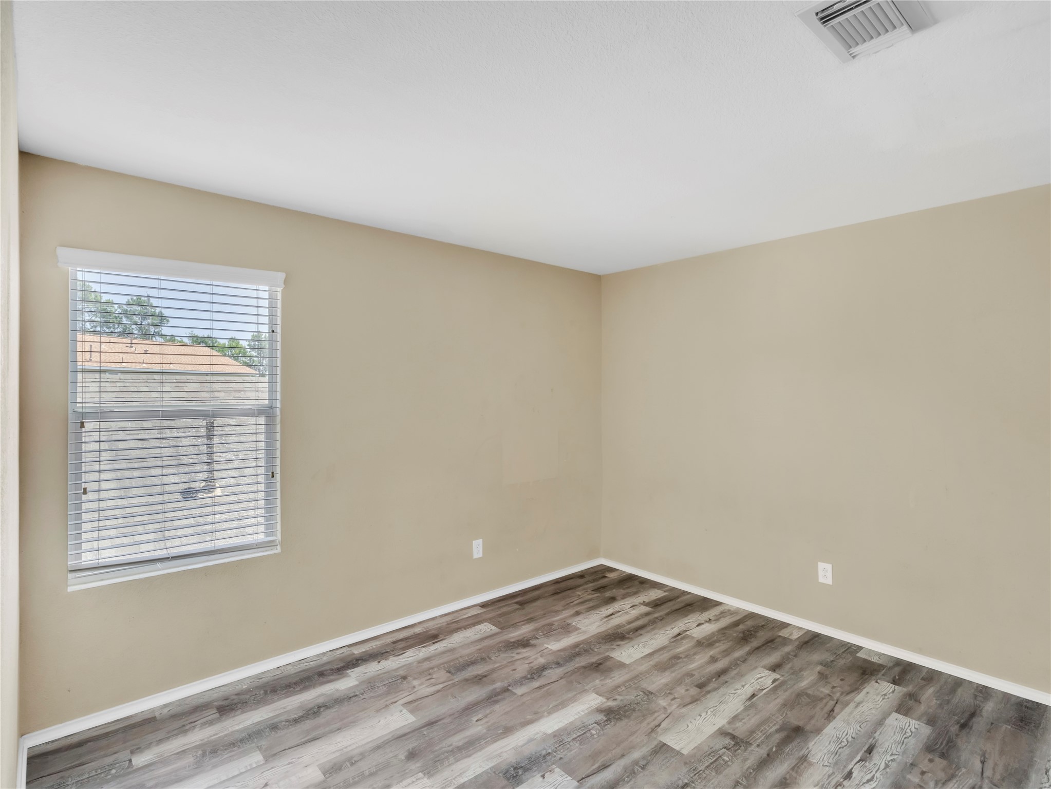 12830 Windy Summer Lane Houston, TX 77044 - Photo 28 of 33 Bedroom 3