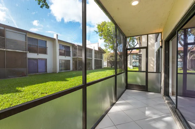 $2,000 | 153 West Laurel Drive, Unit 1003, Margate, FL 33063