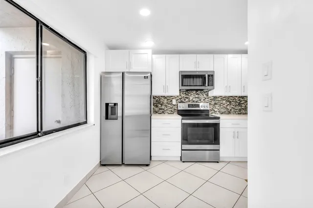 $2,000 | 153 West Laurel Drive, Unit 1003, Margate, FL 33063