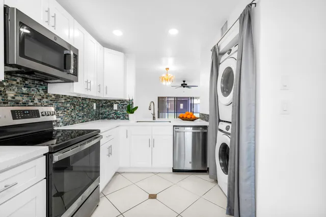 $2,000 | 153 West Laurel Drive, Unit 1003, Margate, FL 33063