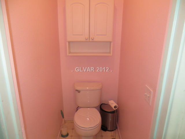 914 Shadowfax Road Henderson, NV 89015 - Photo 17 of 25 Master Bath/Spa.