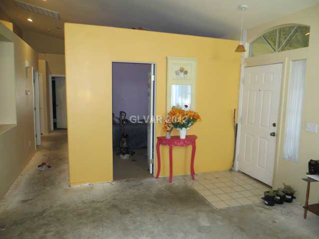914 Shadowfax Road Henderson, NV 89015 - Photo 3 of 25 Interior Space/Layout.