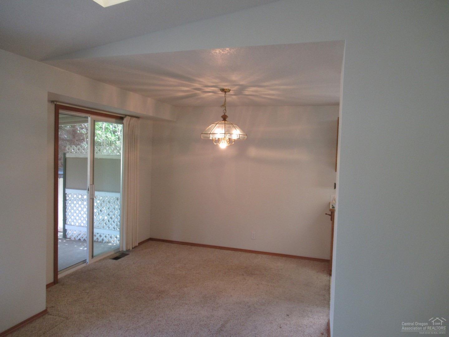 3048 Northeast Raleigh Court Bend, OR 97701 - Photo 4 of 22 Additional Photo