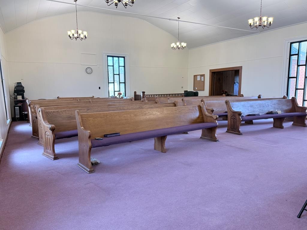 10926 Lafayette Road Herndon, KY 42236 - Photo 21 of 42 a living room with furniture pool and a flat screen tv