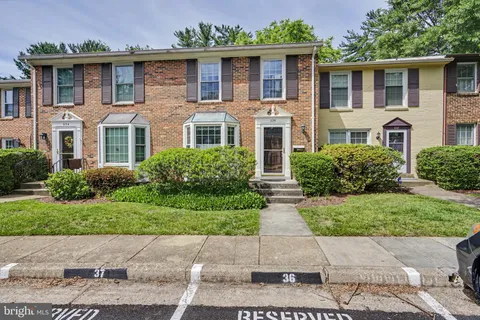 $699,999 | 226 Commons Drive Northwest, Vienna, VA 22180