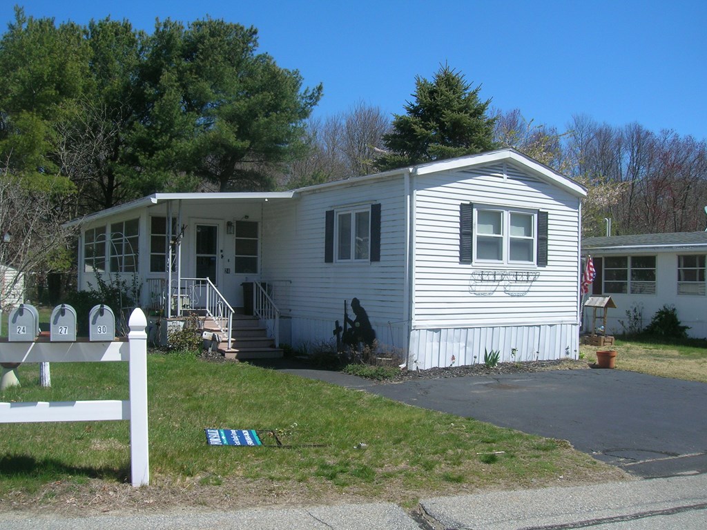24 Hickory Road Taunton, MA 02780 - Photo 1 of 12 Gallery Image 1