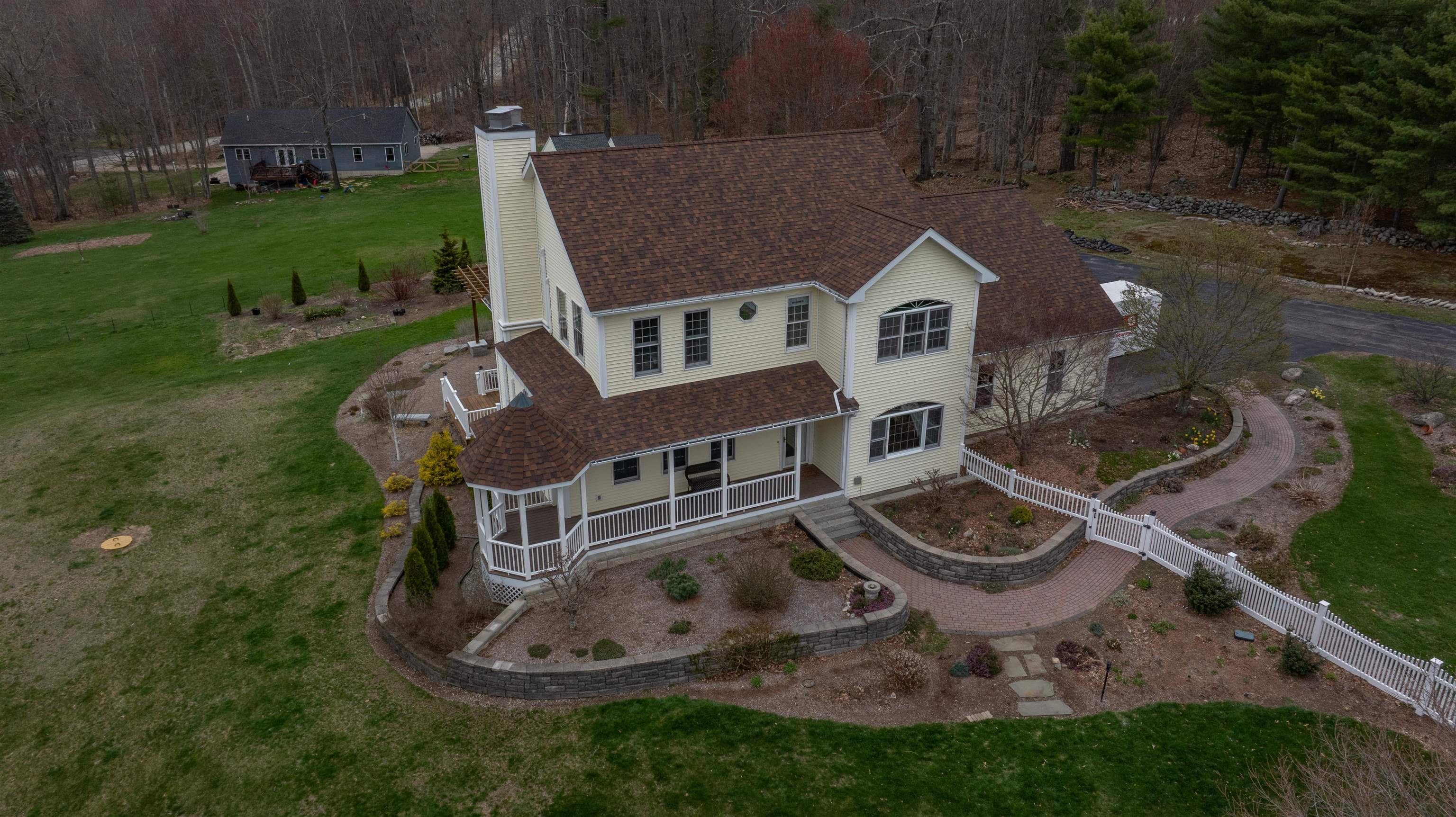 51 Old Town Rd Extension Epsom, NH 03234 - Photo 2 of 60