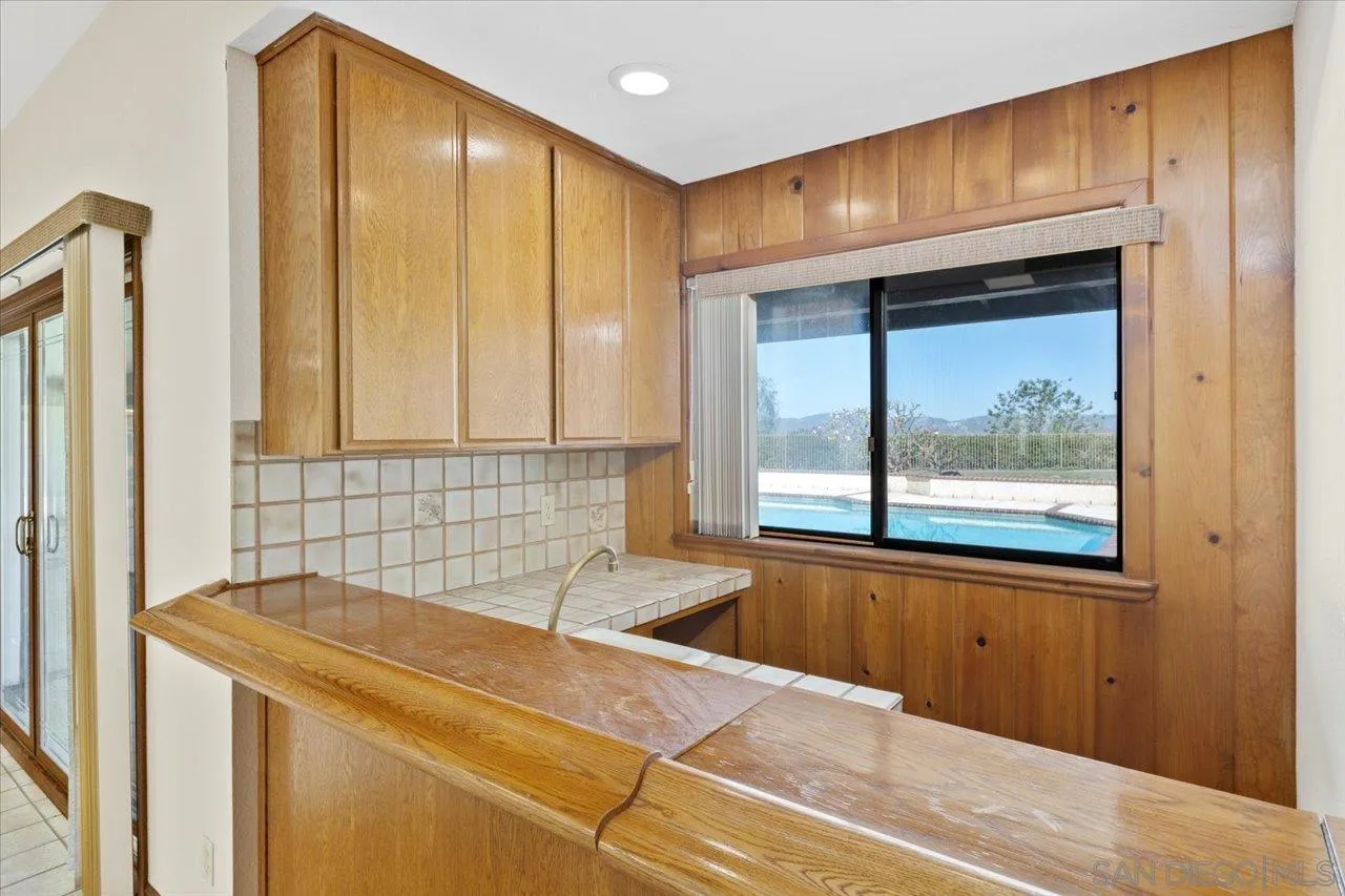 17648 Valle Verde Road Poway, CA 92064 - Photo 16 of 45