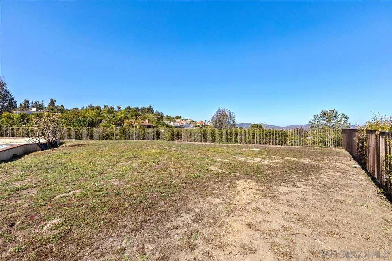 17648 Valle Verde Road Poway, CA 92064 - Photo 21 of 45