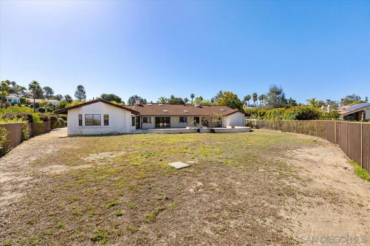 17648 Valle Verde Road Poway, CA 92064 - Photo 22 of 45