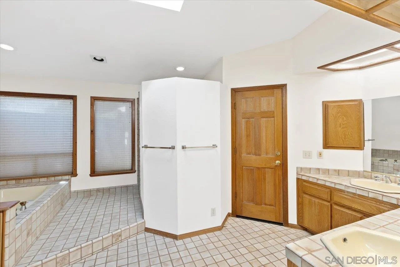 17648 Valle Verde Road Poway, CA 92064 - Photo 30 of 45