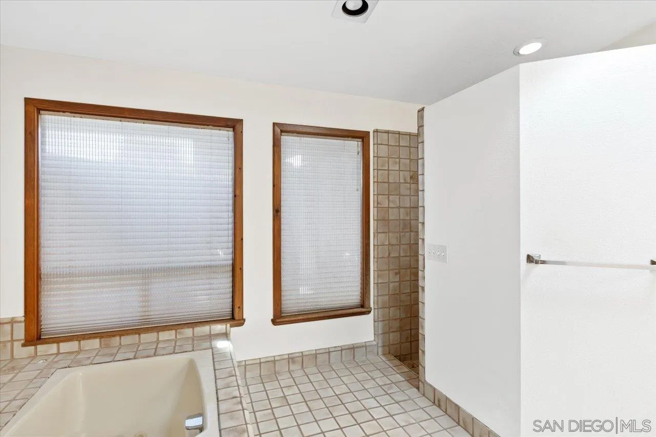 17648 Valle Verde Road Poway, CA 92064 - Photo 31 of 45