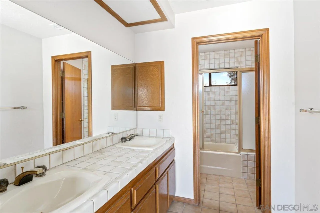 17648 Valle Verde Road Poway, CA 92064 - Photo 39 of 45