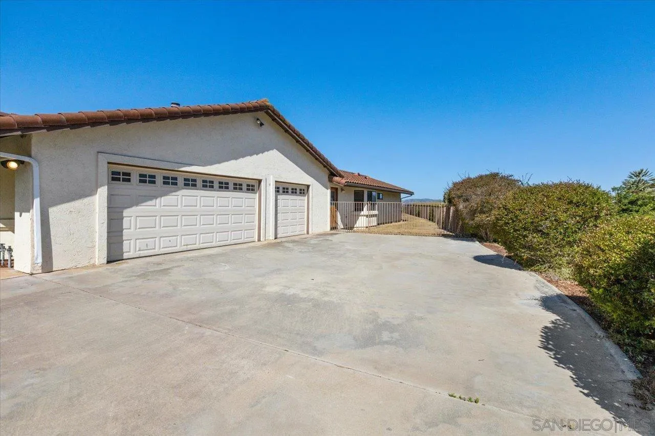 17648 Valle Verde Road Poway, CA 92064 - Photo 41 of 45