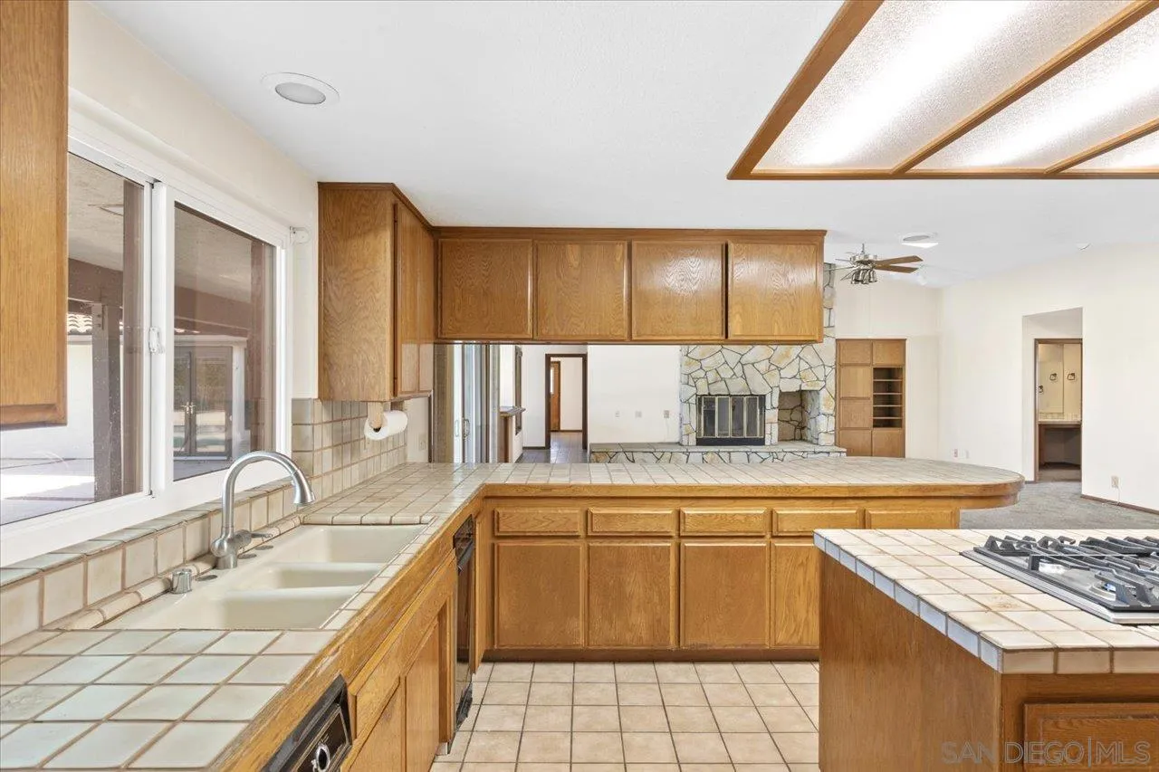 17648 Valle Verde Road Poway, CA 92064 - Photo 10 of 45