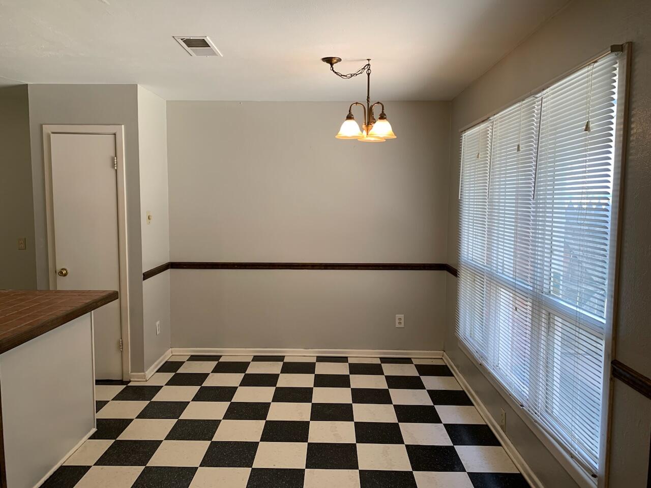 3820 29th Street Lubbock, TX 79410 - Photo 6 of 21 5D2FB146-EDD5-4787-82A0-80E3D531802D