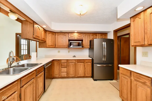 $570,000 | 9221 Stanley Drive, Mooresville, IN 46158