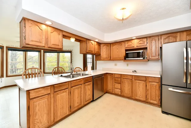 $570,000 | 9221 Stanley Drive, Mooresville, IN 46158