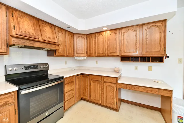 $570,000 | 9221 Stanley Drive, Mooresville, IN 46158