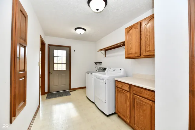 $570,000 | 9221 Stanley Drive, Mooresville, IN 46158