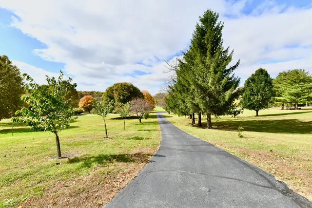 $570,000 | 9221 Stanley Drive, Mooresville, IN 46158