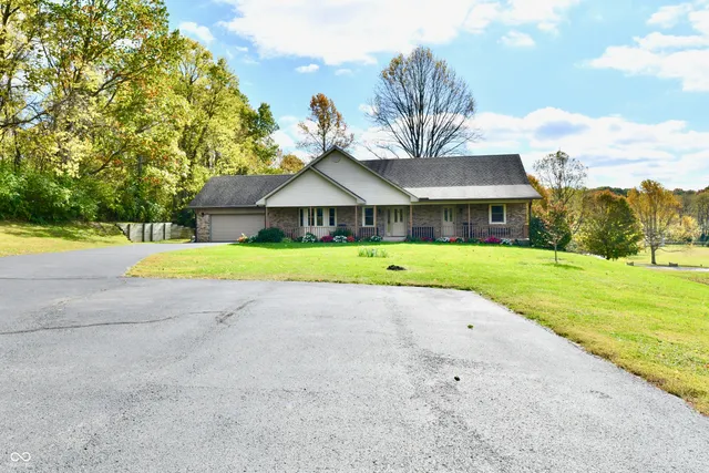 $570,000 | 9221 Stanley Drive, Mooresville, IN 46158