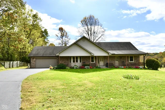 $570,000 | 9221 Stanley Drive, Mooresville, IN 46158