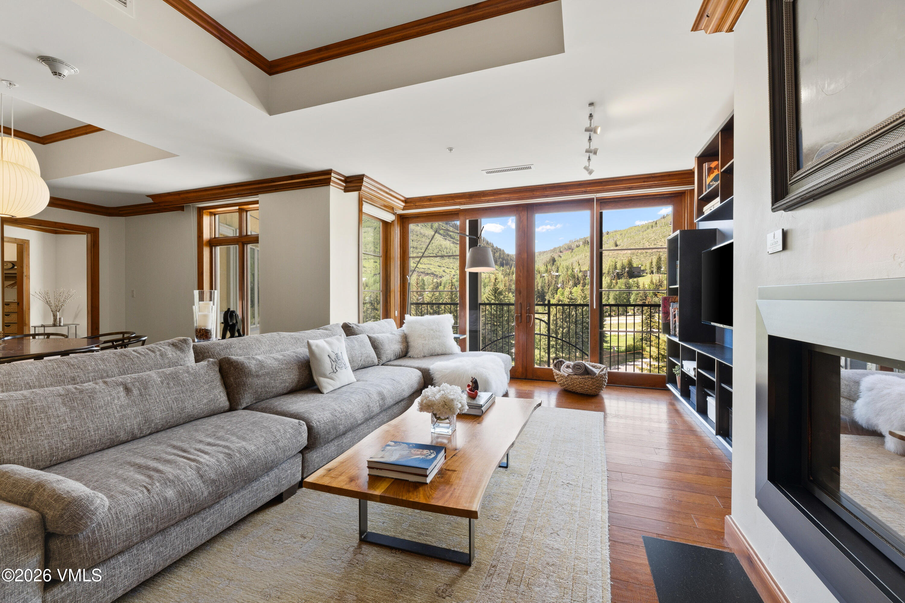 728 West Lionshead Circle, Unit R514 Vail, CO 81657 - Photo 10 of 36 Living Room