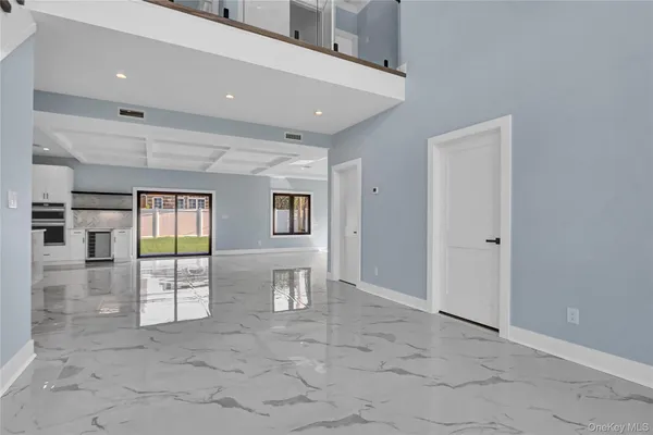 $1,515,000 | 557 Knoll Court, Seaford, NY 11783