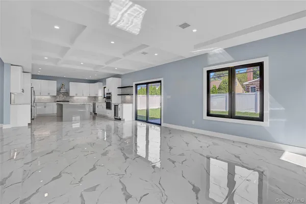 $1,515,000 | 557 Knoll Court, Seaford, NY 11783