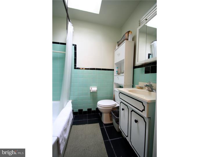 1616 Merribrook Road Philadelphia, PA 19151 - Photo 14 of 23 Gallery Image 14