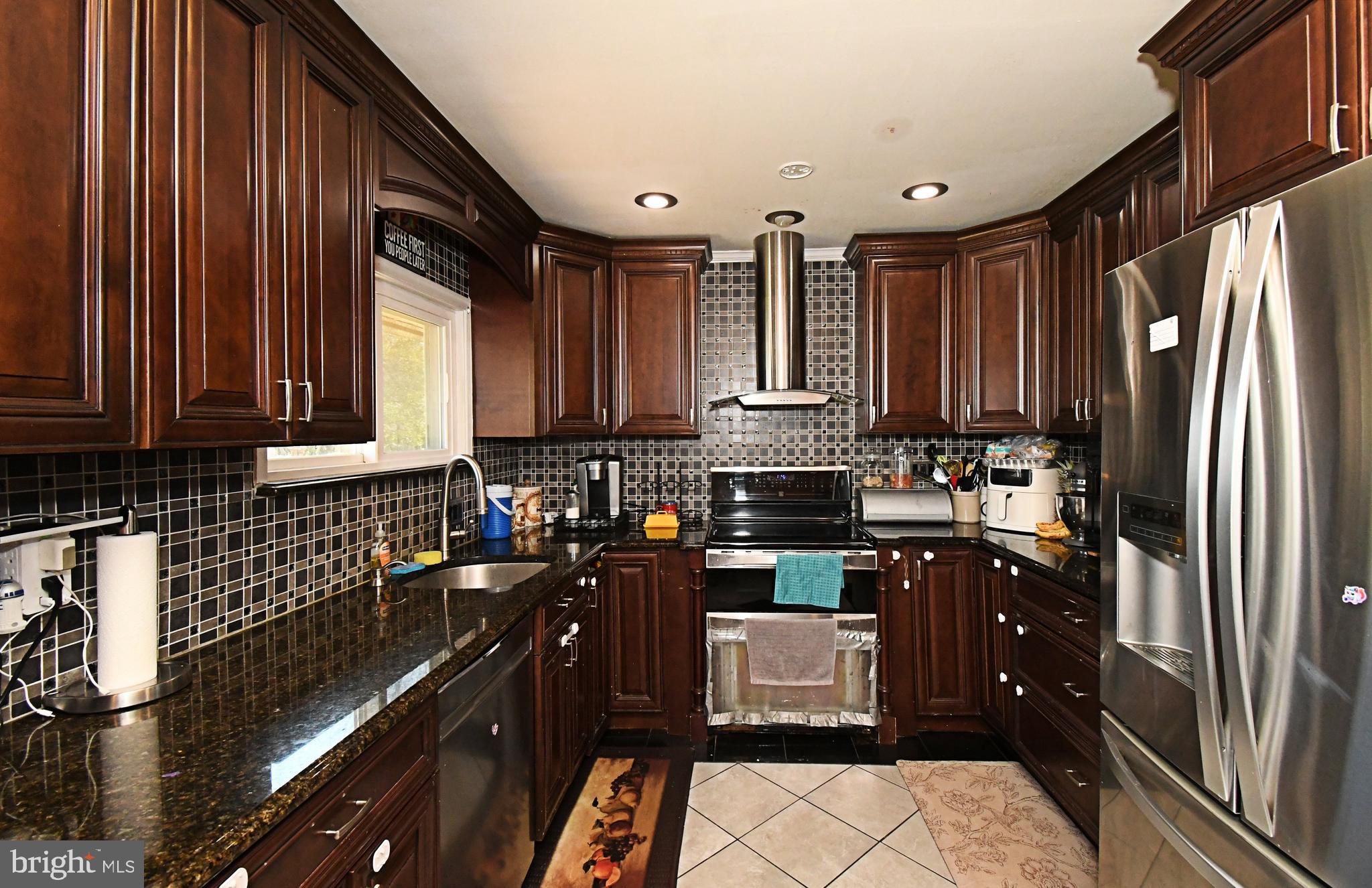 127 Hedge Road Levittown, PA 19056 - Photo 11 of 32