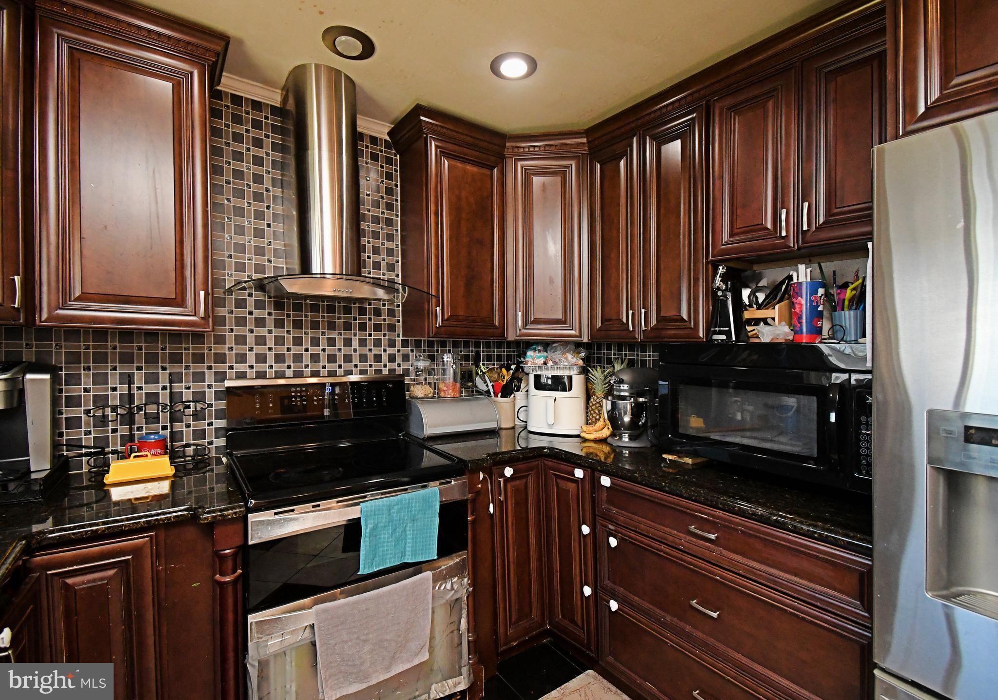 127 Hedge Road Levittown, PA 19056 - Photo 13 of 32