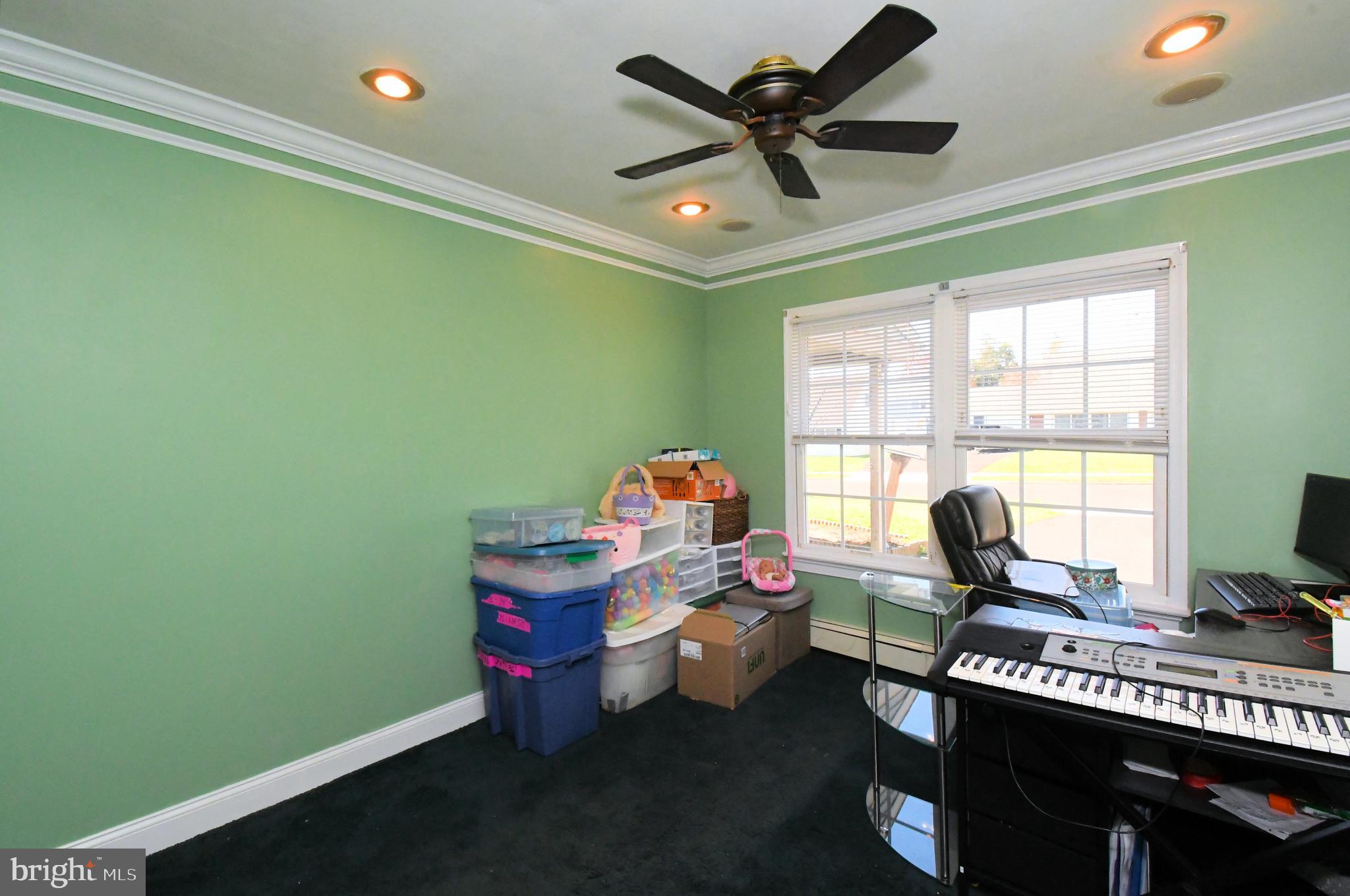 127 Hedge Road Levittown, PA 19056 - Photo 16 of 32