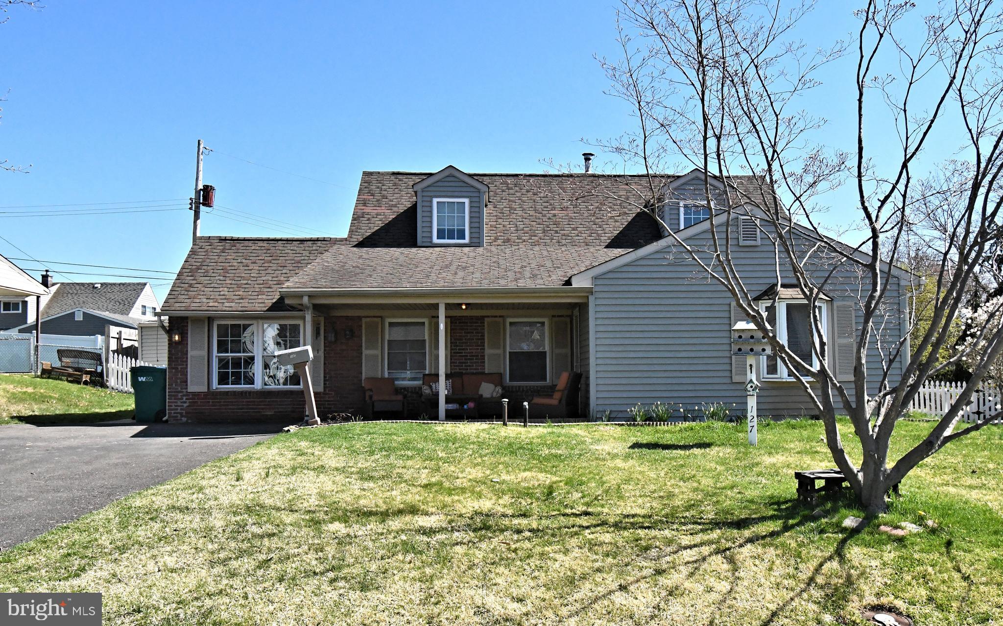 127 Hedge Road Levittown, PA 19056 - Photo 2 of 32