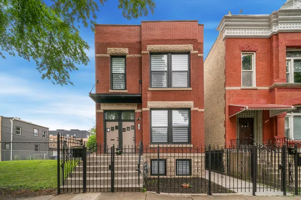 $2,300 | 1137 North Francisco Avenue, Unit 1, Chicago, IL 60622