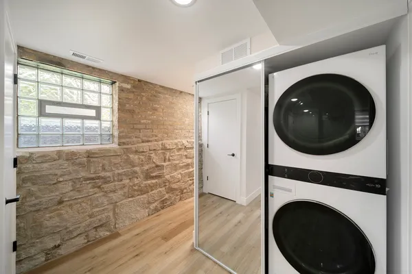 $2,300 | 1137 North Francisco Avenue, Unit 1, Chicago, IL 60622