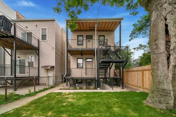 $2,300 | 1137 North Francisco Avenue, Unit 1, Chicago, IL 60622