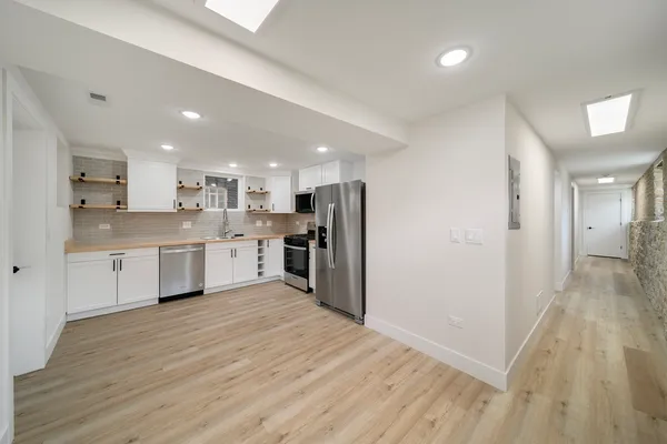 $2,300 | 1137 North Francisco Avenue, Unit 1, Chicago, IL 60622