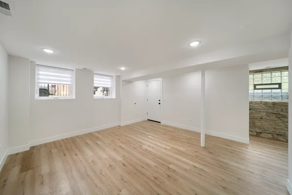 $2,300 | 1137 North Francisco Avenue, Unit 1, Chicago, IL 60622