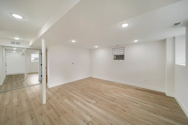 $2,300 | 1137 North Francisco Avenue, Unit 1, Chicago, IL 60622