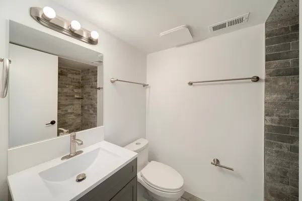 $2,300 | 1137 North Francisco Avenue, Unit 1, Chicago, IL 60622