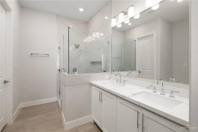 $455,000 | 1704 South Queen Street, Edinburg, TX 78539